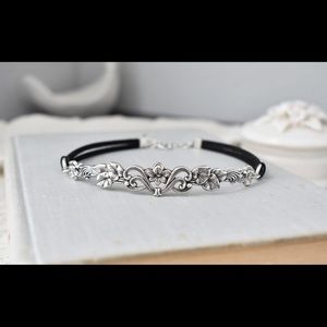 Floral Vine Leather Choker